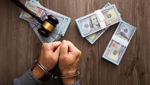 مراحل قضايا غسل الأموال: إنذار بنكي → بلاغ وتحريات مالية → جمع أدلة محاسبية ورقمية → تحقيق وإحالة → مرافعة وحكم/استئناف.