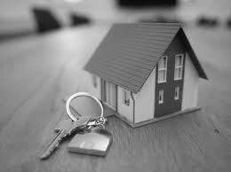 السكن في بيت الورثة بعد وفاة المورث وخيارات الحل القانوني وأجرة المثل
